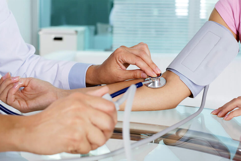 Saiba por que fazer check up médico antes de viajar de férias.